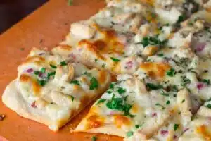 Roasted Garlic White Chicken Pizza