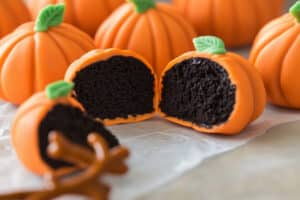 These Pumpkin Oreo Balls are the perfect festive treat for Halloween or Thanksgiving. They’re cute, delicious, and super easy to make with just a few simple ingredients. Plus, who doesn’t love Oreo cookies dipped in candy melts?